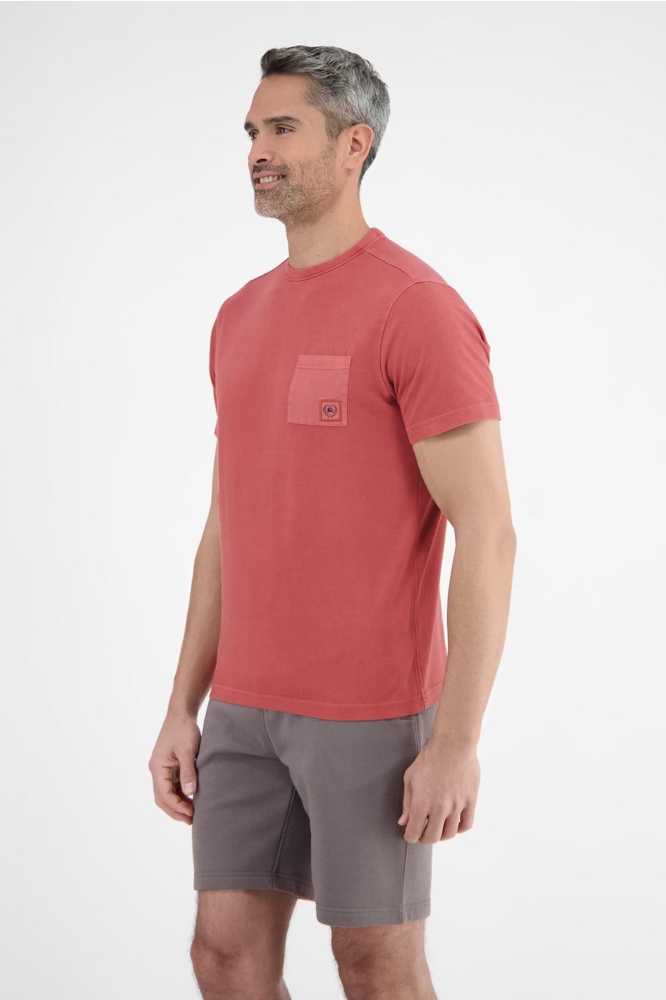 T SHIRT MET BORSTZAK 2543036 331 EARTH RED